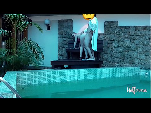 ❤️ Boss invita a cameriera à a piscina, ma ùn pudia resiste à un caldu ❌ Video porno à co.tubsexercom.ru ☑