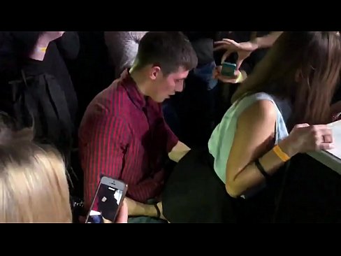 ❤️ Sessu reale in una discoteca russa. Una ragazza russa di 18 anni in l'anu è a vagina scopata in una discoteca ❌ Video porno à co.tubsexercom.ru ☑